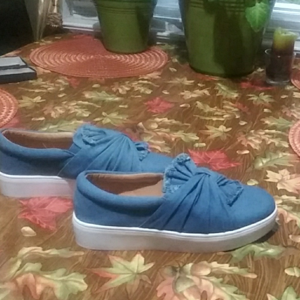 Walking shoe